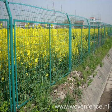 Frame wire mesh fence